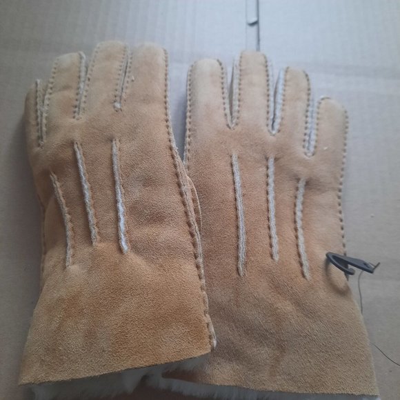 NWT UGG men shearling suede tech gloves, size M - Picture 2 of 4